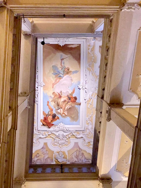 cosa vedere a Udine in 1 weekend, museo diocesano e gallerie del Tiepolo, Scalone d'onore affresco Caduta degli Angeli ribelli, Tiepolo