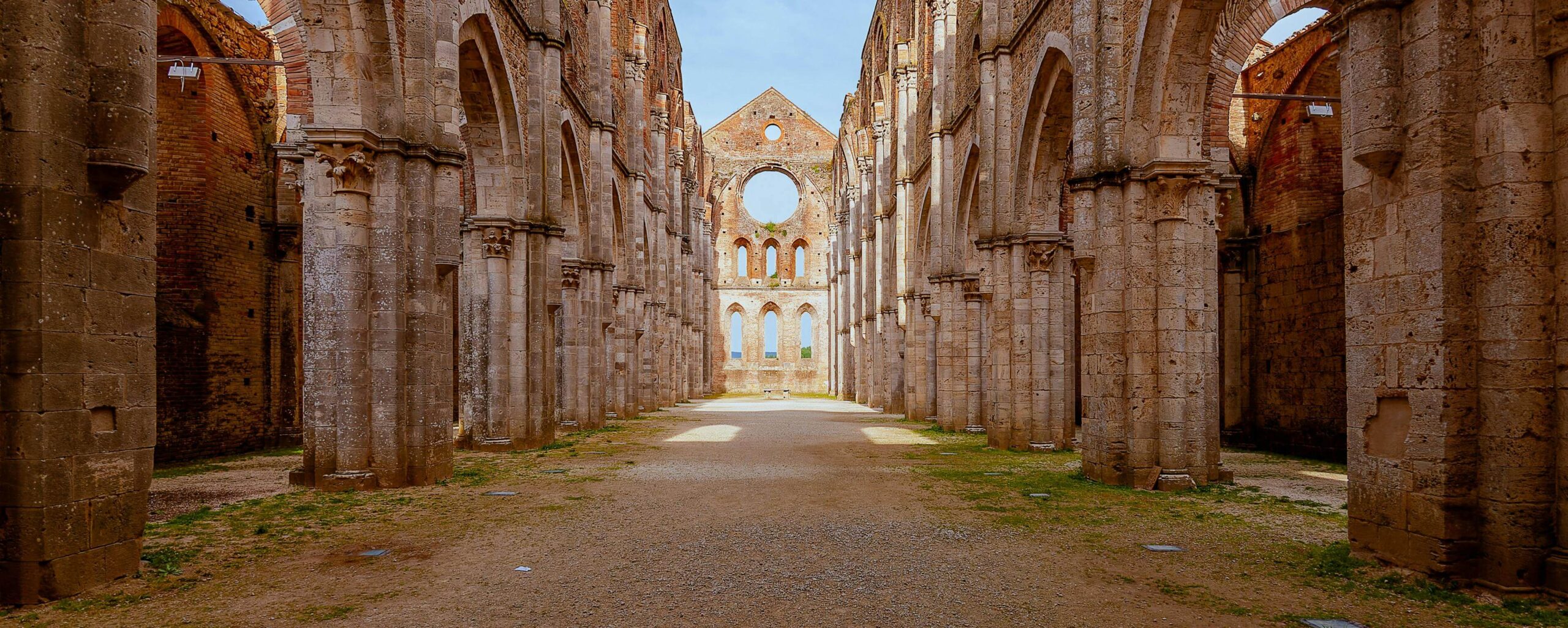 Toscana Abbazia di San Galgano scaled